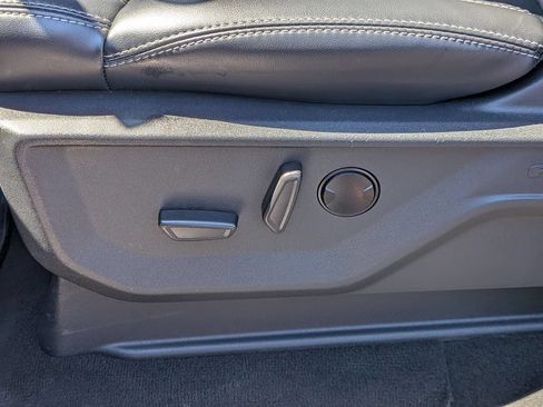 Used 2025 Ford Expedition Platinum AWD/4WD image 13