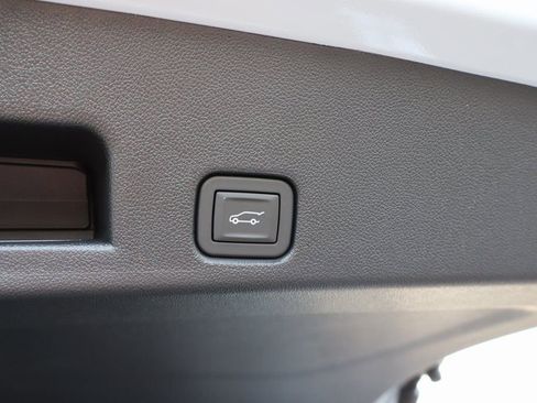 New 2026 Chevrolet Traverse LT w/ Driver Confidence Package FWD image 24