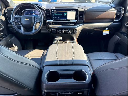 Used 2024 Chevrolet Silverado 1500 High Country image 13