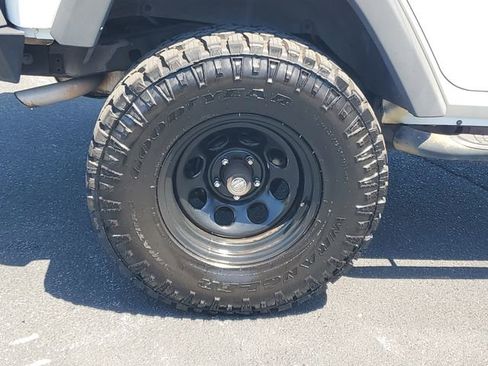 Used 2012 Jeep Wrangler Unlimited Sport image 7