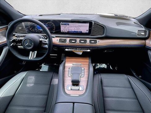 New 2026 Mercedes-Benz GLS 580 4MATIC image 7