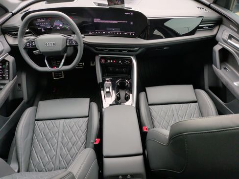 Used 2025 Audi SQ5 Premium Plus AWD/4WD image 17