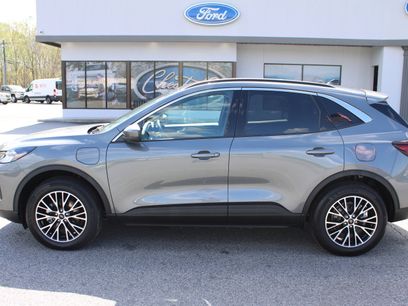 Used 2024 Ford Escape SE w/ Class II Trailer Tow Package