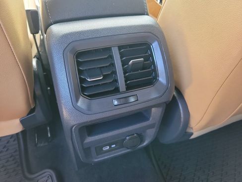Used 2023 Volkswagen Tiguan SE FWD image 15