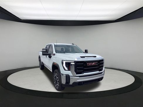 Used 2024 GMC Sierra 2500 Pro AWD/4WD image 2
