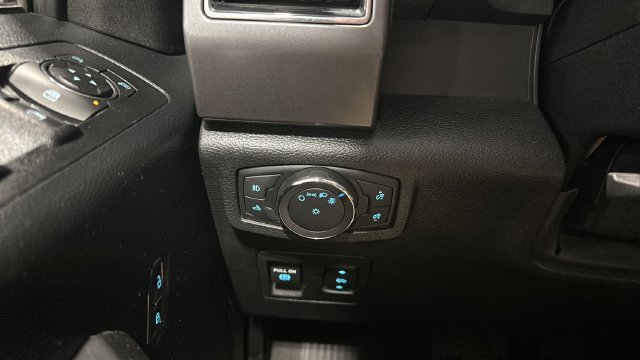Used 2018 Ford F150 XLT w/ Equipment Group 302A Luxury AWD/4WD image 11