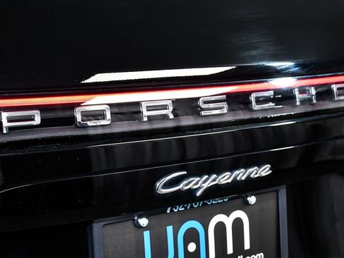 Used 2021 Porsche Cayenne image 79