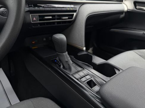 Used 2025 Toyota Camry LE w/ Convenience Package FWD image 20