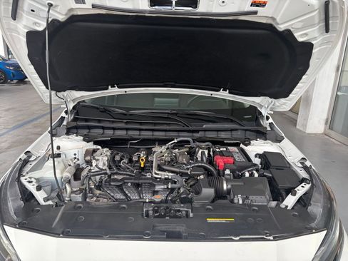 Used 2025 Nissan Altima 2.5 SV FWD image 33