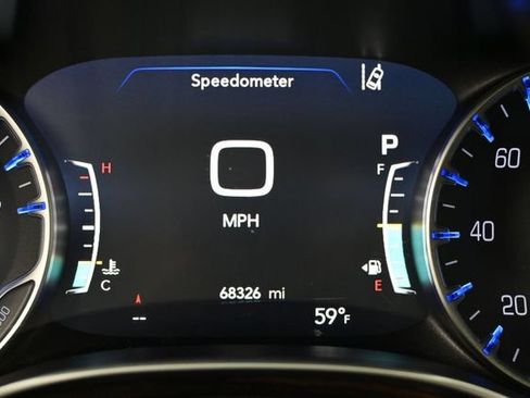Certified 2024 Chrysler Pacifica Limited FWD image 13