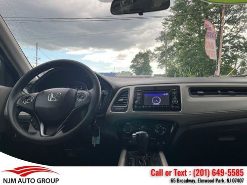 Used 2017 Honda HR-V LX image 38