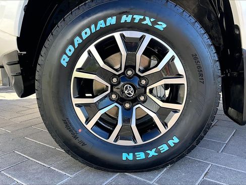 Used 2023 Toyota Tacoma TRD Sport image 9