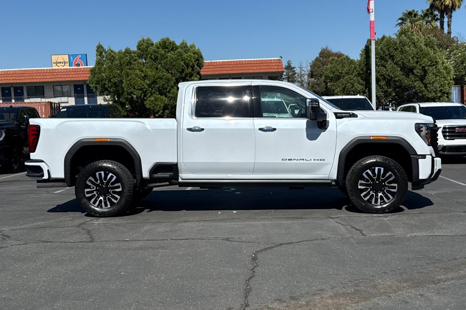 New 2026 GMC Sierra 2500 Denali Ultimate w/ Max Trailering Package AWD/4WD image 3