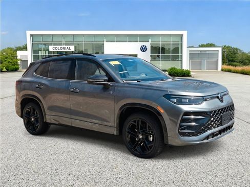 New 2026 Volkswagen Tiguan SE R-Line AWD/4WD image 3
