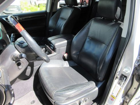 Used 2014 Lexus GX 460 w/ Premium Package AWD/4WD image 20