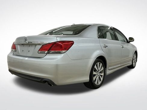 Used 2012 Toyota Avalon Limited image 3