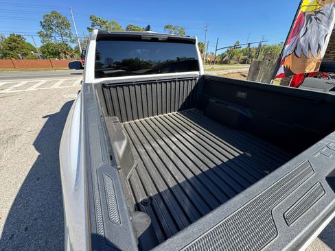 Used 2025 Toyota Tacoma SR5 RWD image 38