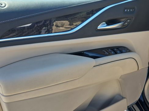Used 2023 Cadillac Escalade Premium Luxury w/ Performance Package image 22