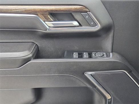 Used 2023 GMC Sierra 1500 SLE w/ X31 Off-Road Package image 23