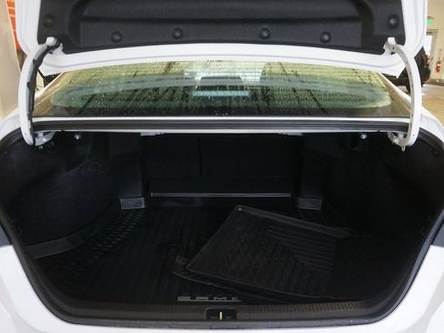 Used 2025 Toyota Camry SE w/ Convenience Package image 17