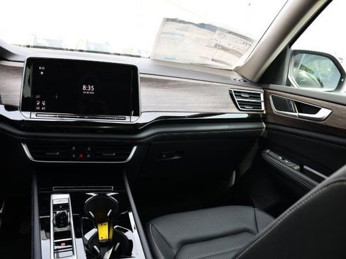 New 2026 Volkswagen Atlas SEL image 18