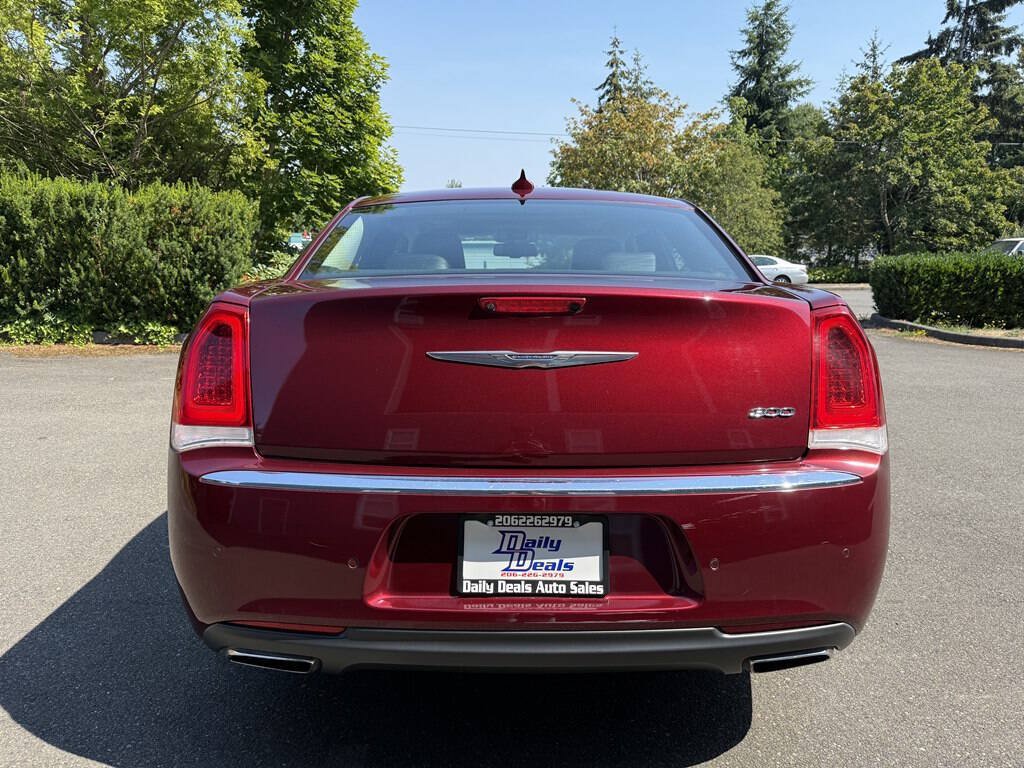 Used 2016 Chrysler 300 Limited RWD image 6