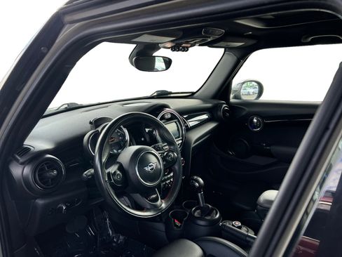 Used 2019 MINI Cooper S image 9
