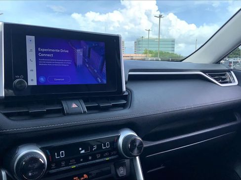 Used 2025 Toyota RAV4 XLE FWD image 35