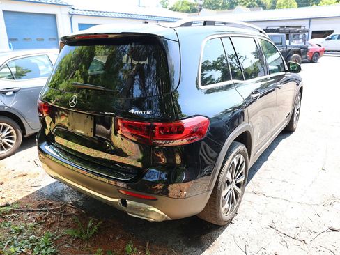 Used 2021 Mercedes-Benz GLB 250 4MATIC image 5