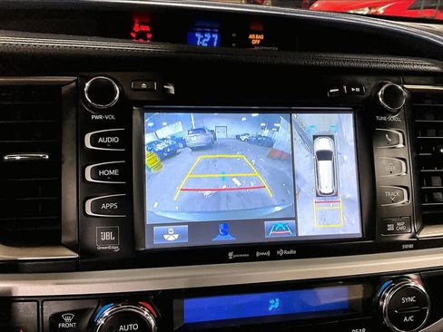 Used 2018 Toyota Highlander Limited Platinum w/ Carpet Mat Package (TMS) image 27