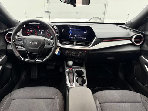Used 2024 Chevrolet Trax RS FWD image 4
