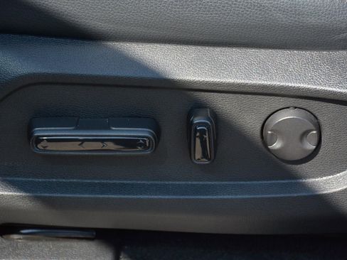 Used 2025 Honda Pilot Touring image 12