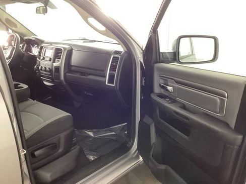Used 2024 RAM 1500 Classic SLT AWD/4WD image 18
