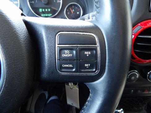 Used 2018 Jeep Wrangler Unlimited Sahara image 18