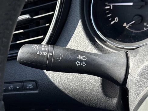 Used 2017 Nissan Rogue SV w/ SV Premium Package image 26