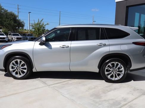 Used 2020 Toyota Highlander Limited FWD image 7