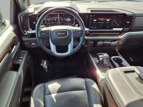 Used 2022 GMC Sierra 1500 Elevation w/ Elevation Premium Package AWD/4WD image 4