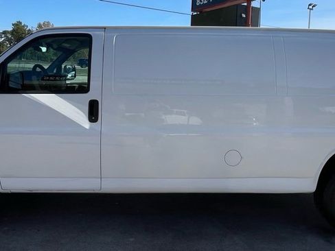 Used 2015 Chevrolet Express 2500 Work Van image 8