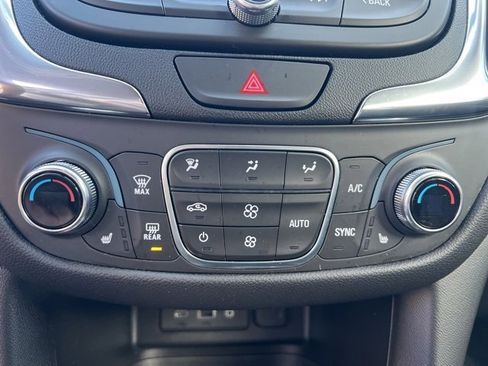 Used 2020 Chevrolet Equinox LT image 17