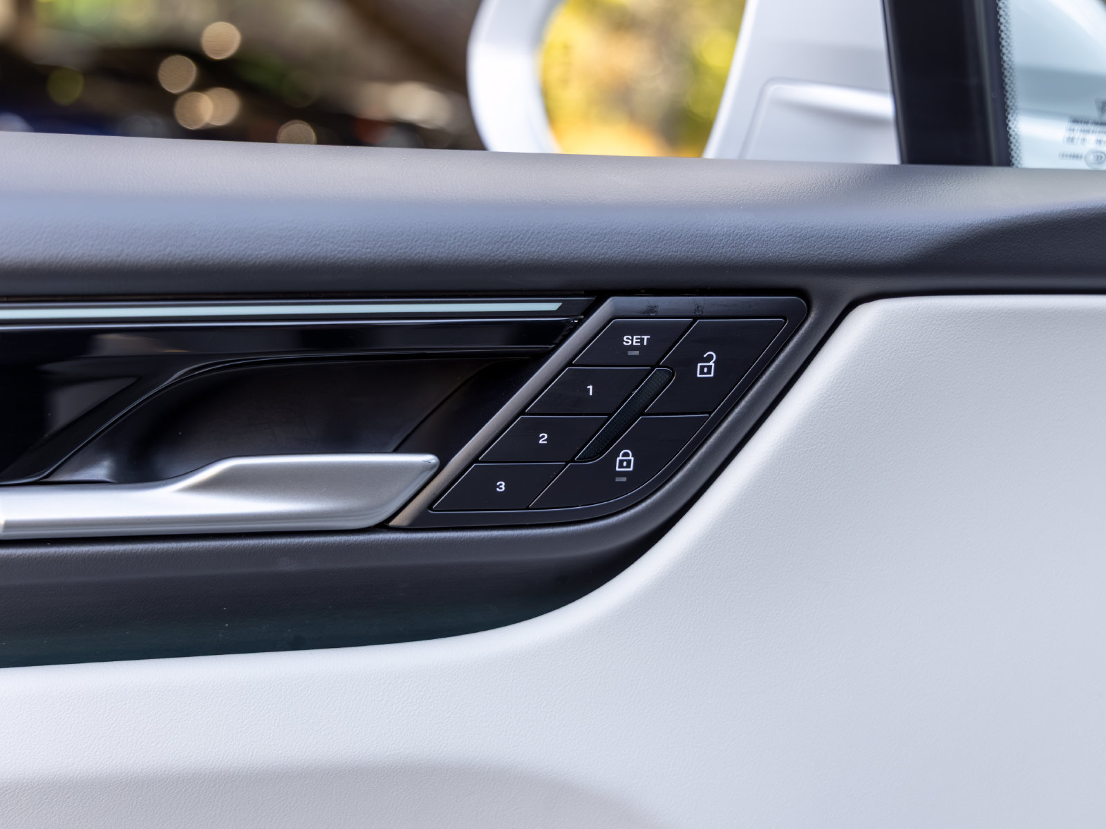 Certified 2025 Porsche Macan Electric RWD image 23