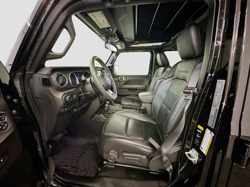 Used 2023 Jeep Wrangler Unlimited Sahara w/ Cold Weather Group AWD/4WD image 13
