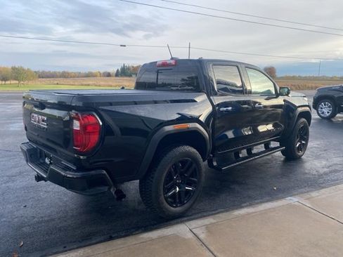 Used 2023 GMC Canyon Denali w/ Denali Black Edition image 4