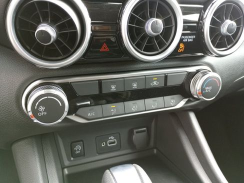Used 2024 Nissan Sentra S FWD image 18