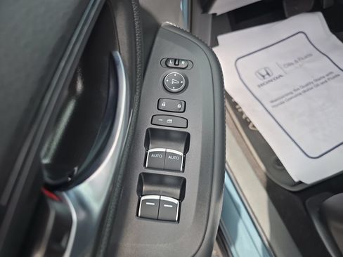 Certified 2025 Honda HR-V EX-L image 14