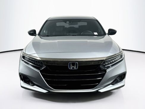 Used 2022 Honda Accord Sport image 2