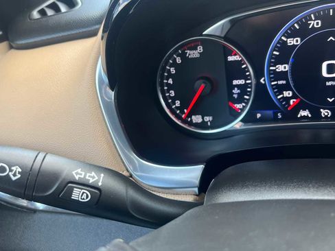 Used 2022 Chevrolet Traverse Premier image 19