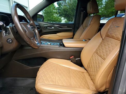 Used 2022 Cadillac Escalade Premium Luxury w/ LPO, Radiant Package AWD/4WD image 18