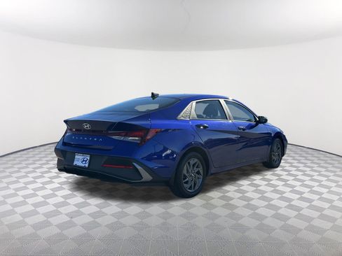 Used 2024 Hyundai Elantra SEL image 7