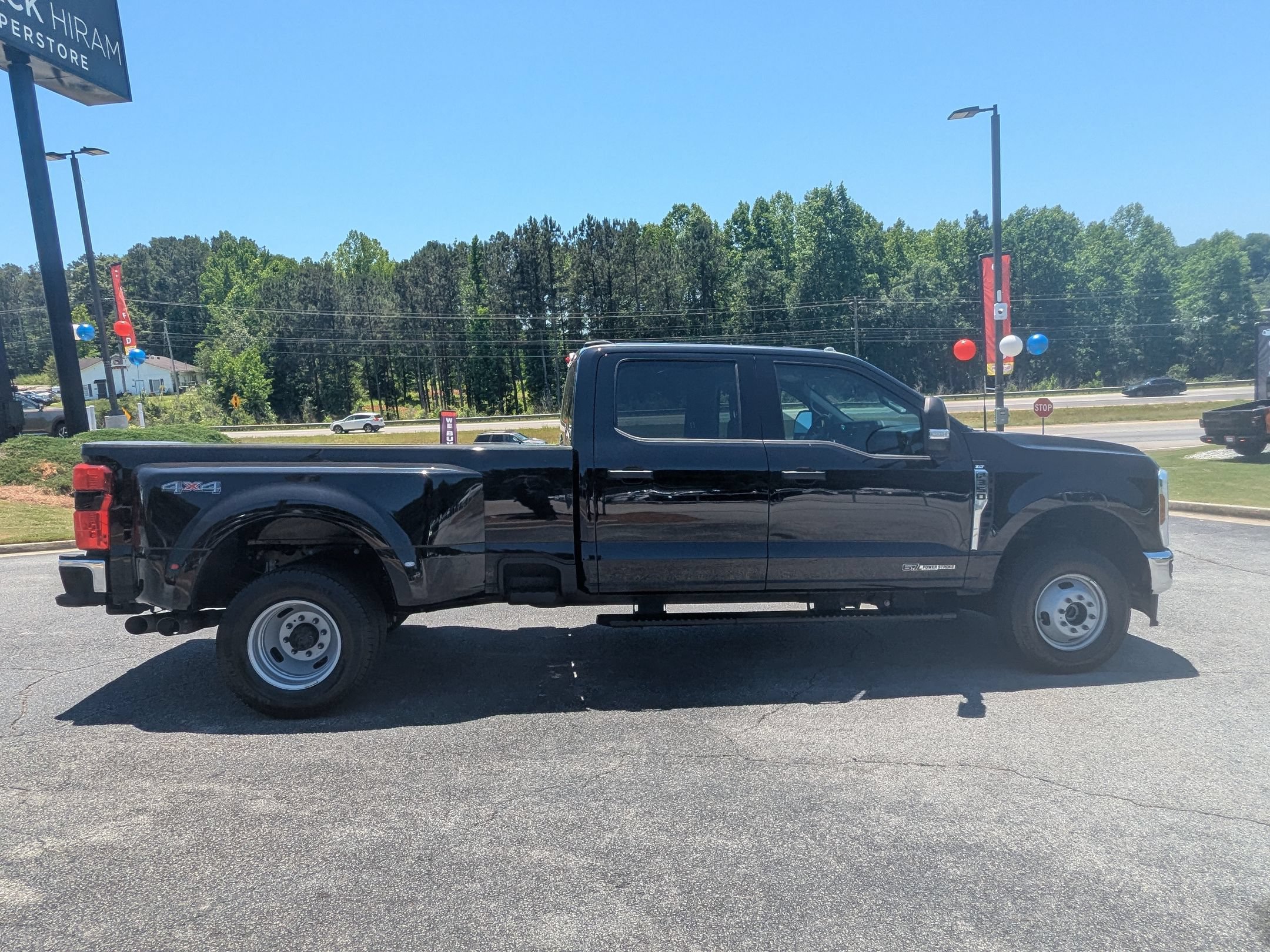 Used 2025 Ford F350 XLT w/ 360-Degree Camera Package AWD/4WD image 4