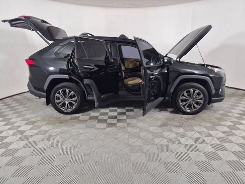 Used 2022 Toyota RAV4 Limited AWD/4WD image 9